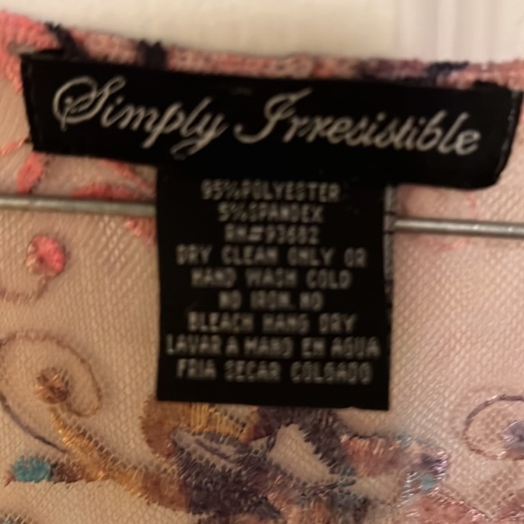 Simply Irresistible Summer Top - Picture 2 of 3